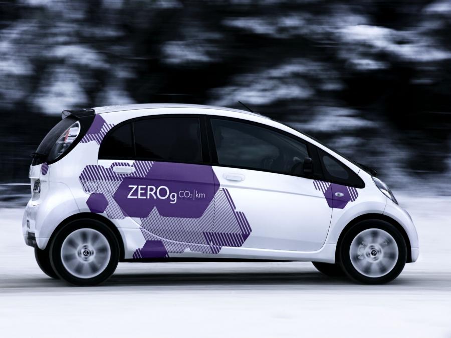  Citroen C-Zero 2010 года  (фото 8 из 18)